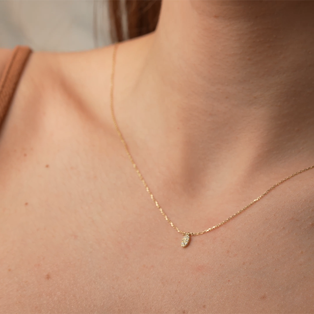 0,06 Karat Oval Pırlanta Kolye