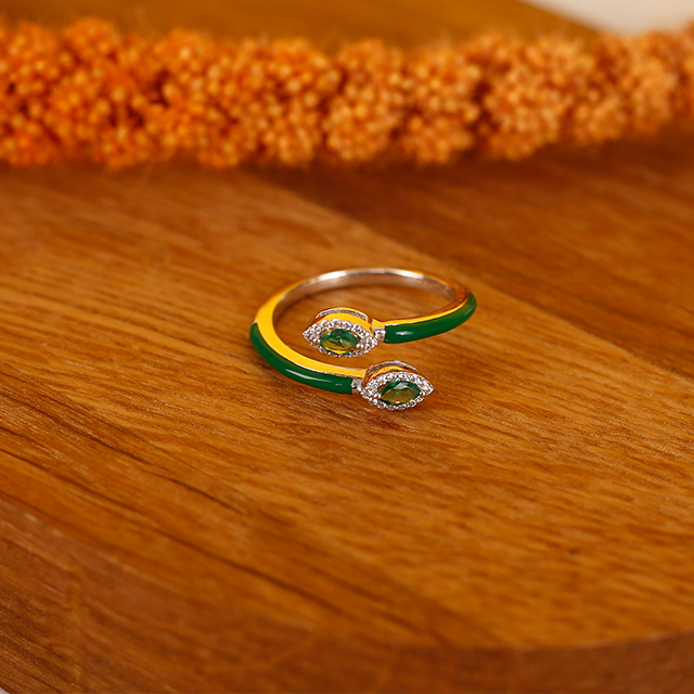 0,40 Karat Yeşil Mineli Emerald Yüzük
