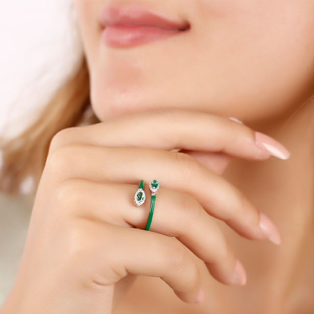 0,40 Karat Yeşil Mineli Emerald Yüzük