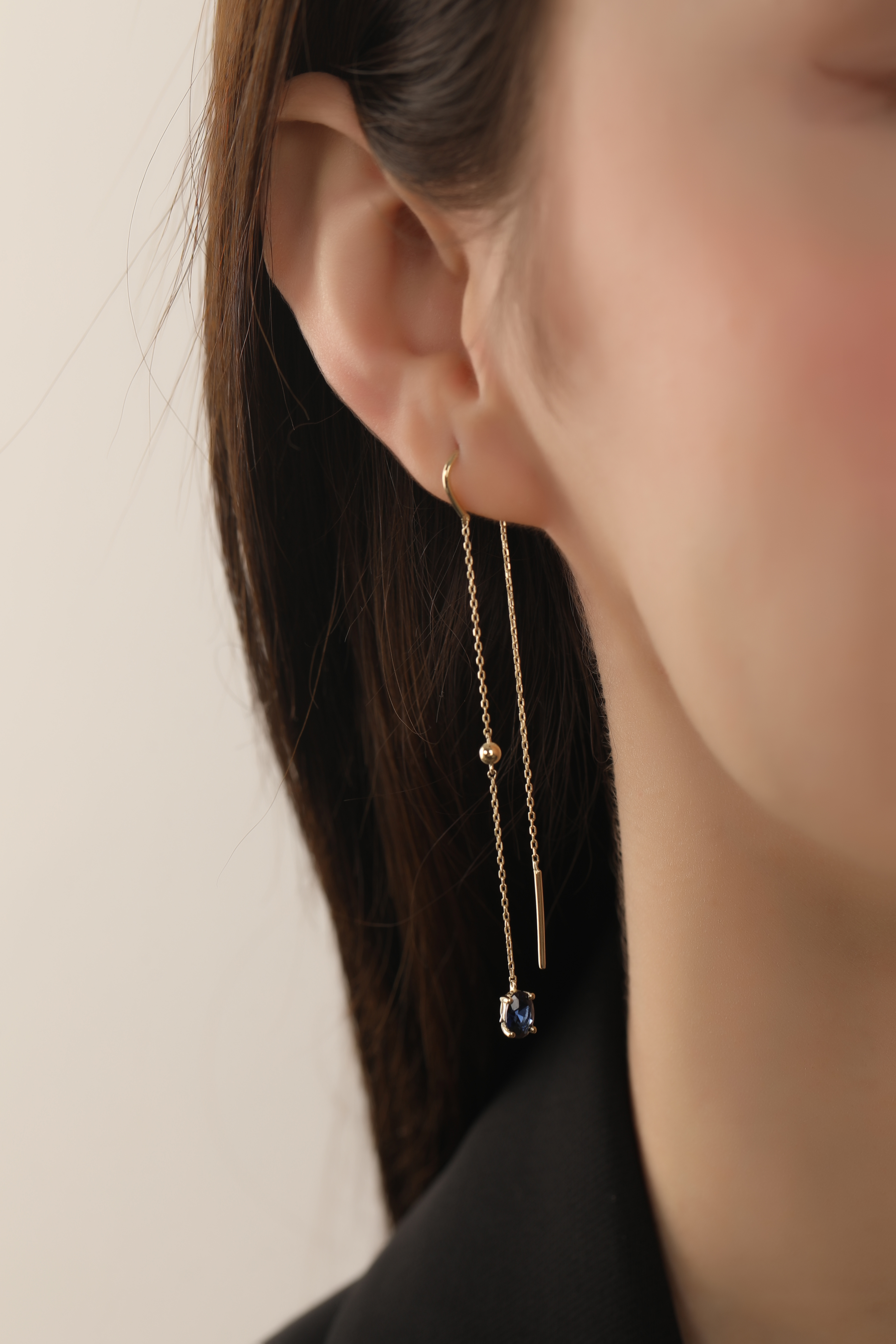 Sallantılı Oval Kesim Safir Küpe