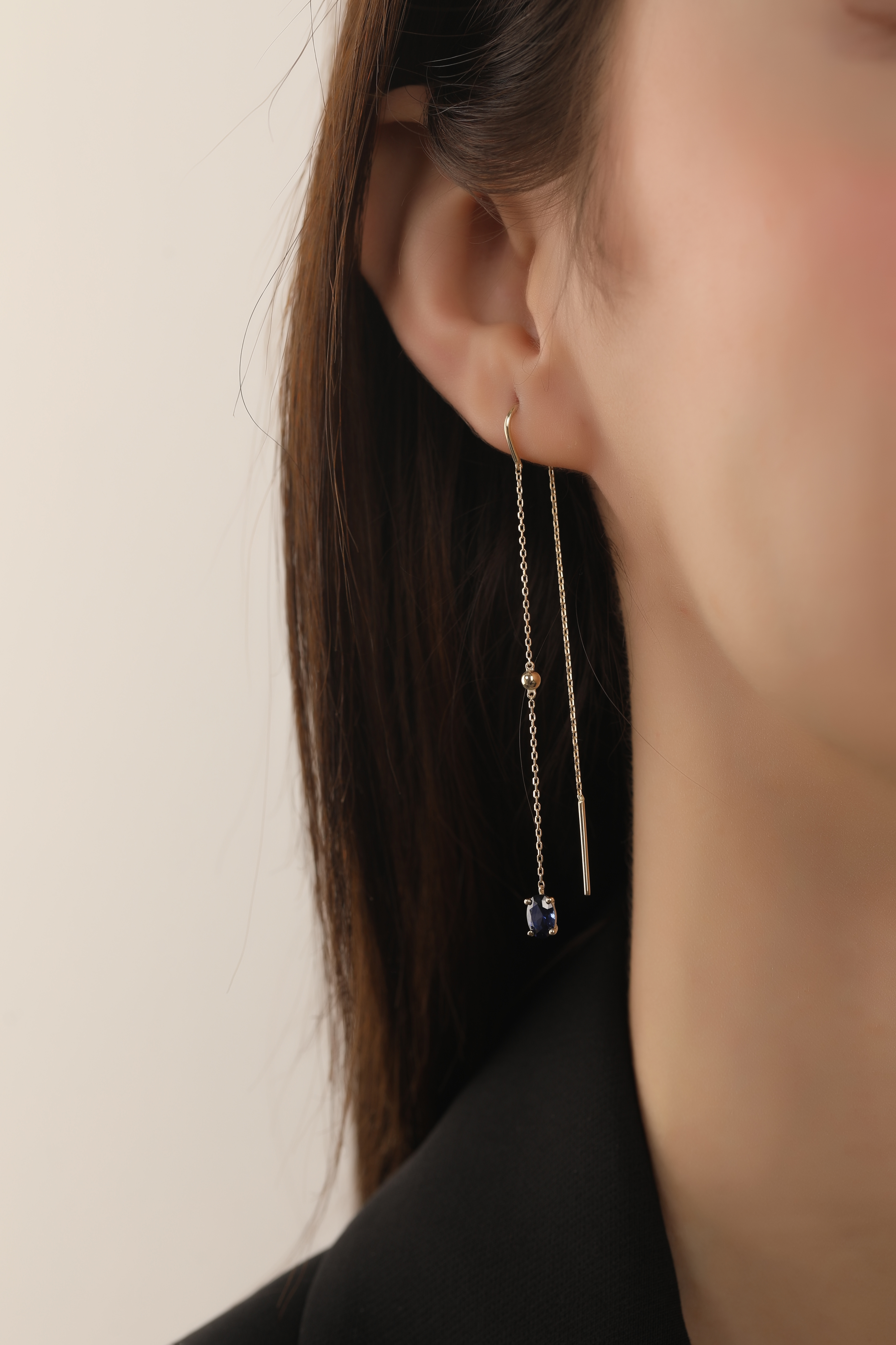 Sallantılı Oval Kesim Safir Küpe