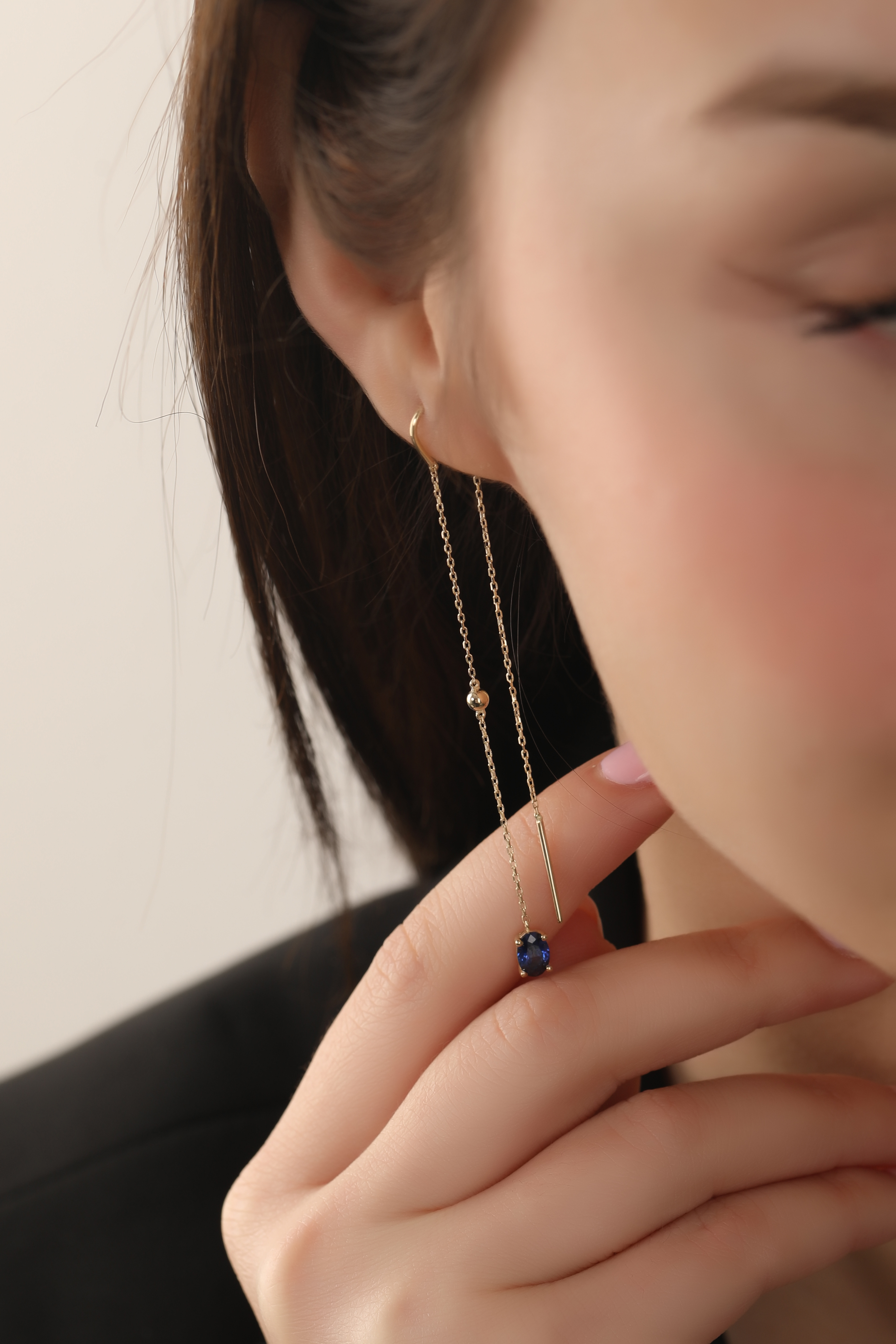 Sallantılı Oval Kesim Safir Küpe