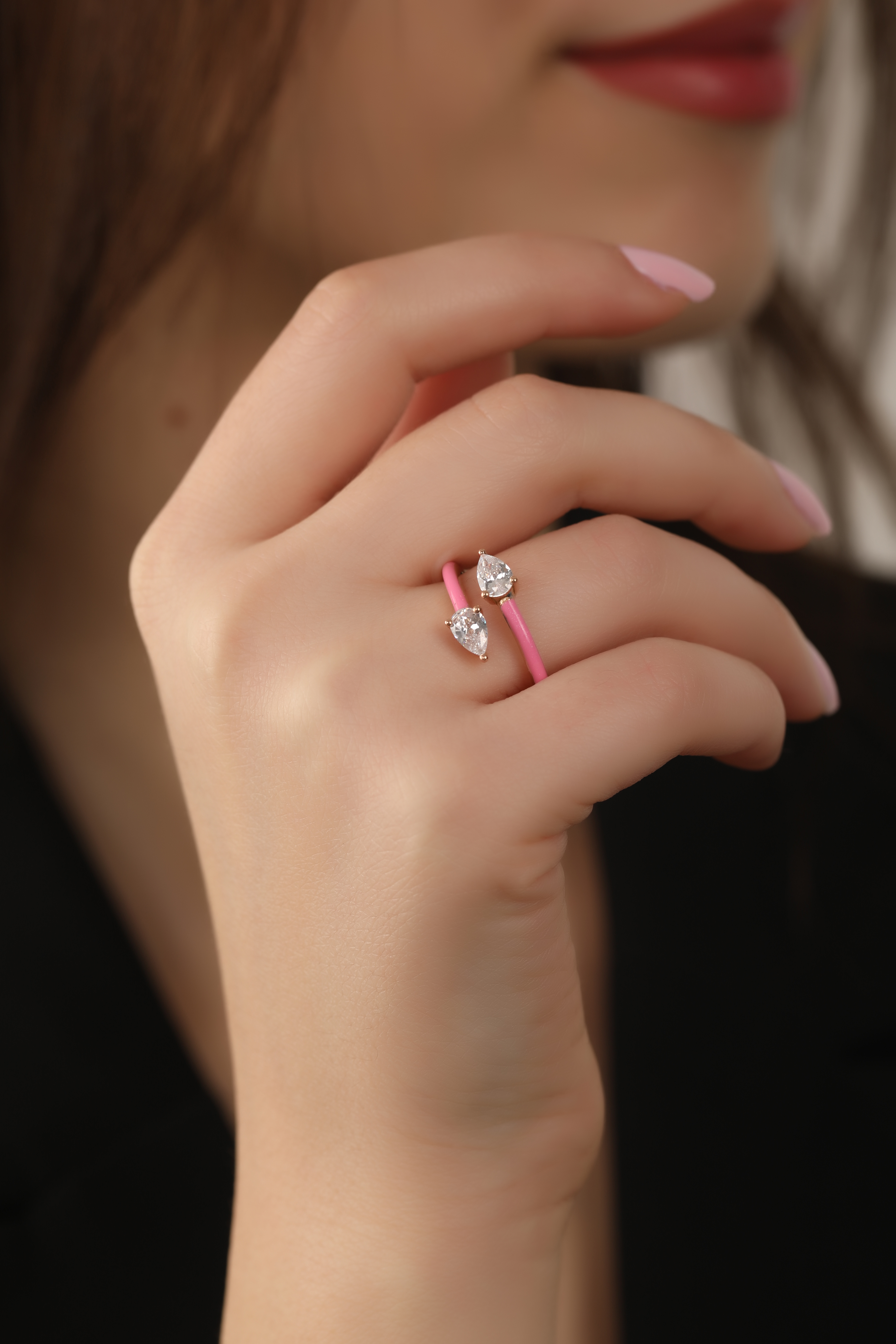 Pembe Mineli Damla Beyaz Safir Yüzük