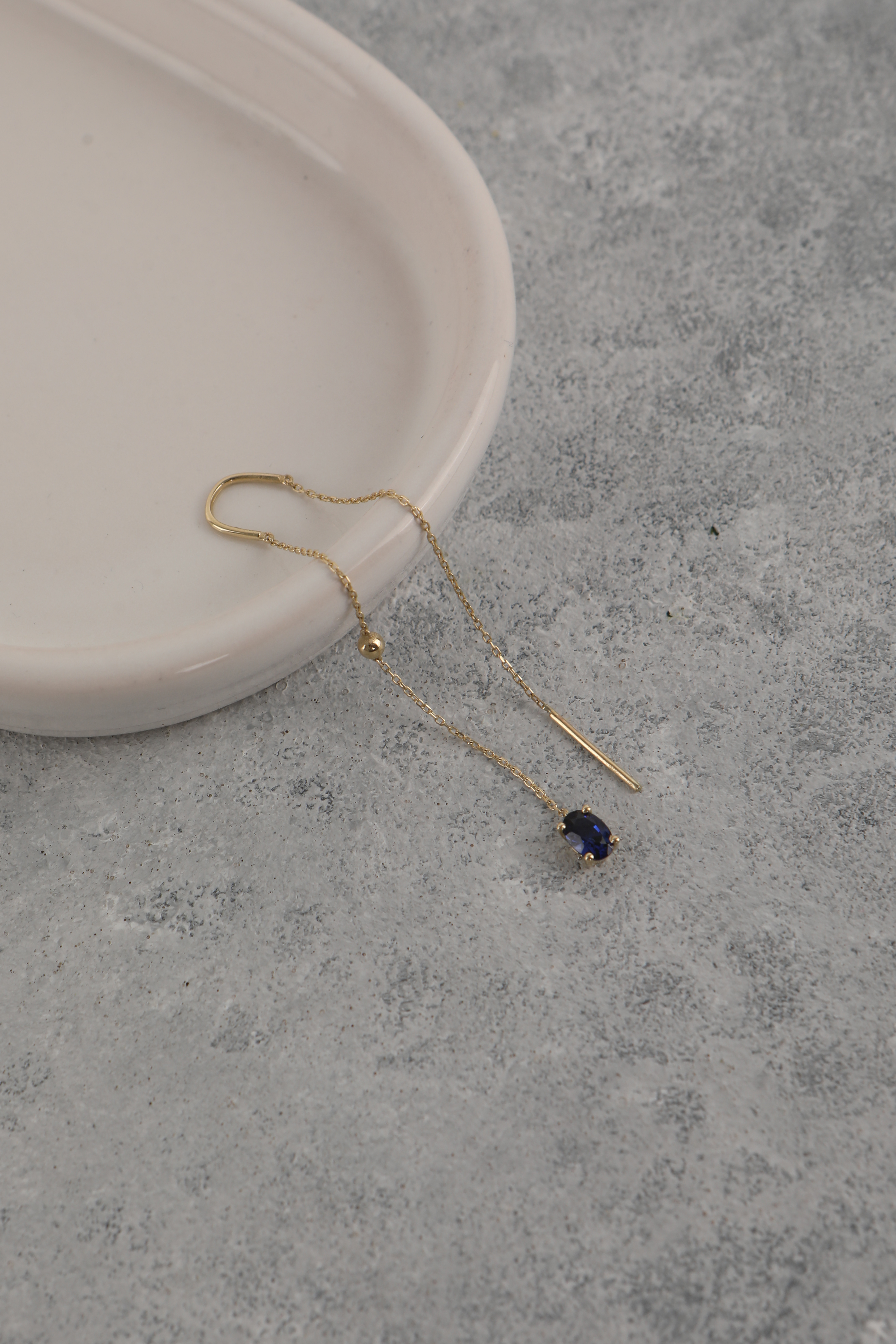 Sallantılı Oval Kesim Safir Küpe
